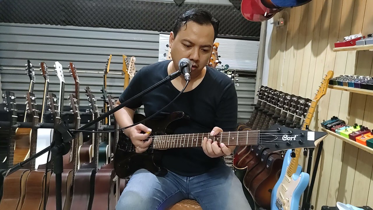 Review Cort KX100 Black
