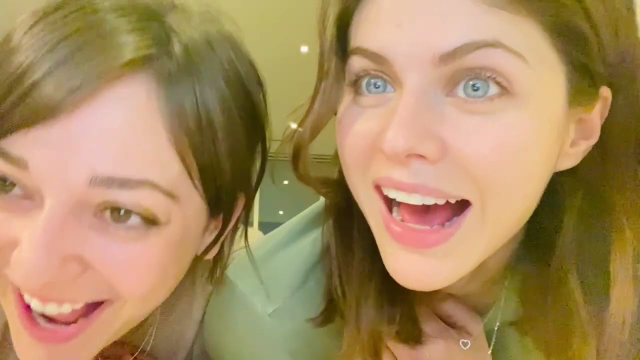 Alex and Kate drive around Los Angeles
