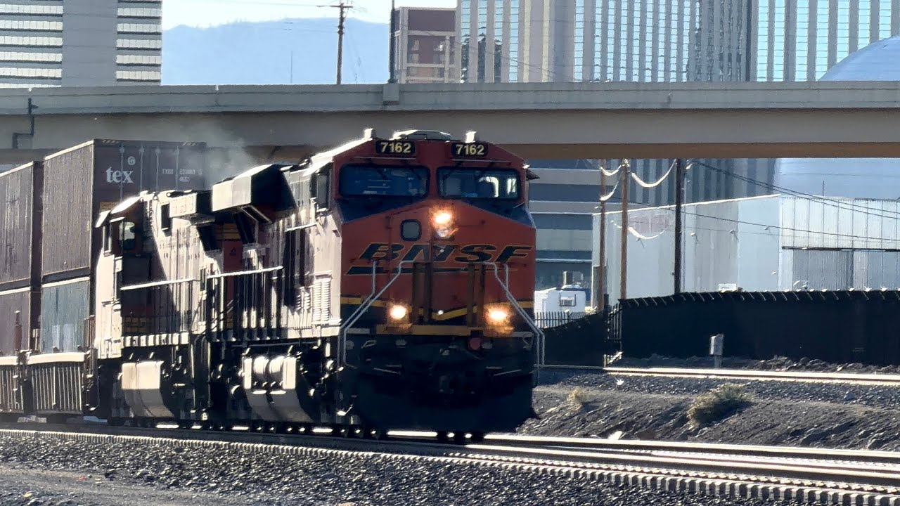 Both Union Pacific Grain Train & BNSF (S-LHGSLC) intermodal Train in Reno Nevada 