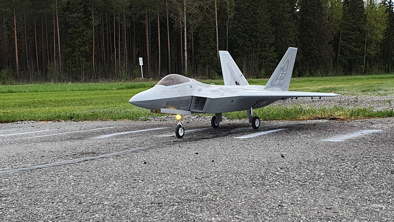Freewing f-22 Raptor 90mm High Performance with on-board RunCam 2 4K camera