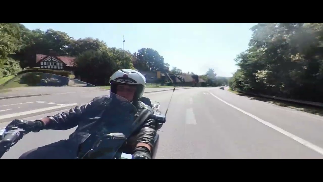 Partie 1 - CHANTILLY par la route en GoldWing