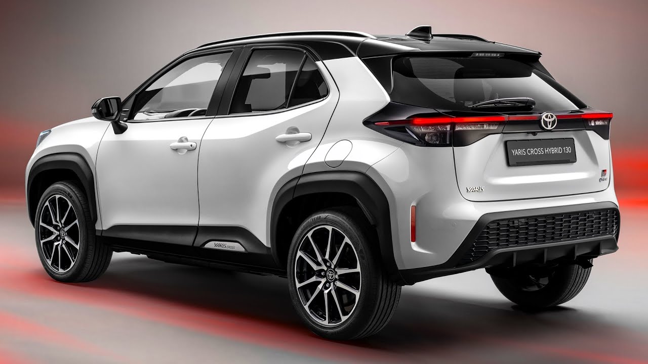 Новый маленький городской внедорожник Toyota Yaris Cross gr 130 2024 года, интерьер и экстерьер