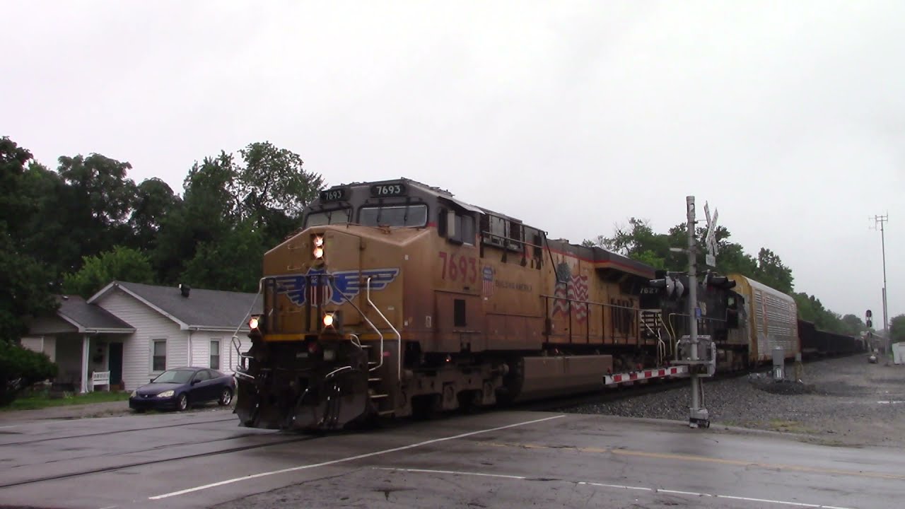 UNION PACIFIC GE AC45CCTE Northbound Mix Freight on the Norfolk Southern Line
