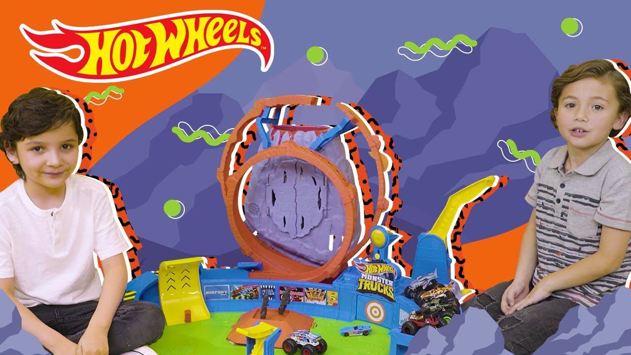 ¡El set de Monster Trucks T-Rex Volcano Arena es el que todo fan de los monster trucks debe tener!