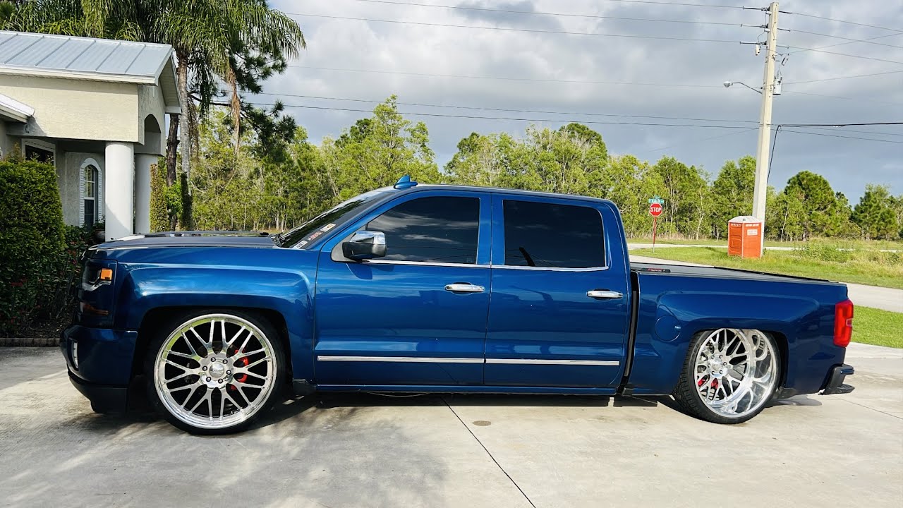 2016 Silverado On Reklez Suspension And Big Lip Billets!