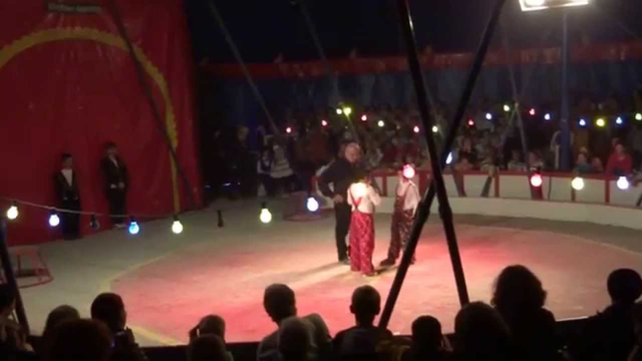 Zirkus Projekt Circus Casselly auf der Vogelwiese in Naumburg 25.10.2012