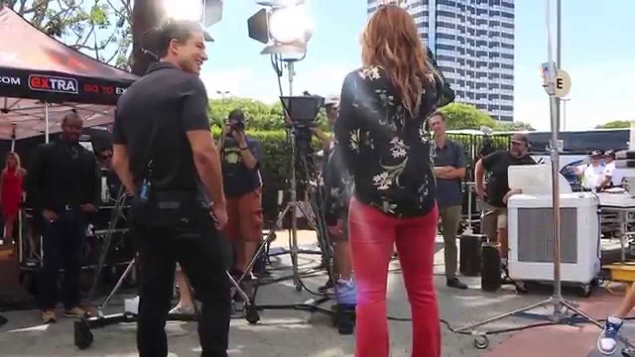 Idina Menzel Interview Universal Studios 04/29/2015