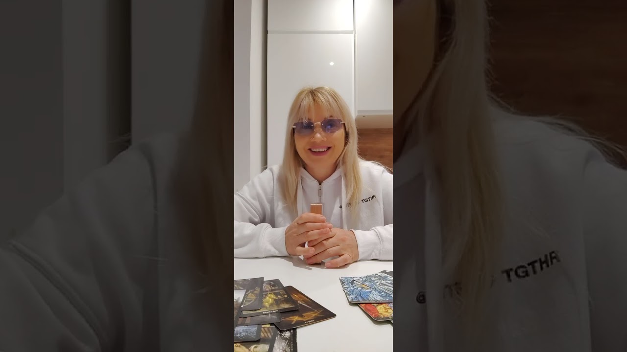 Чем она занята? Что она решила? Для мужчин! 