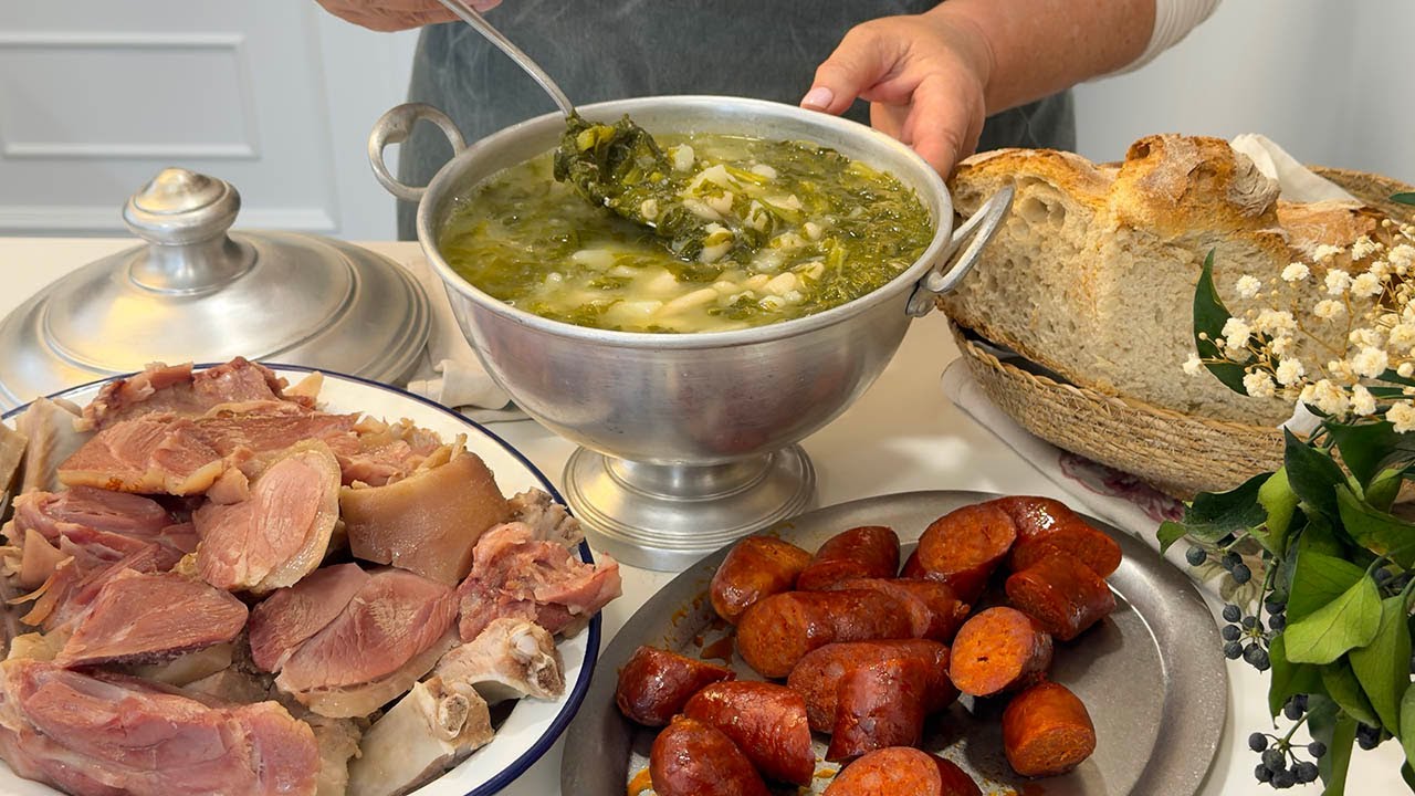 Caldo Gallego de Nabizas o Grelos: Receta Tradicional Fácil y Deliciosa