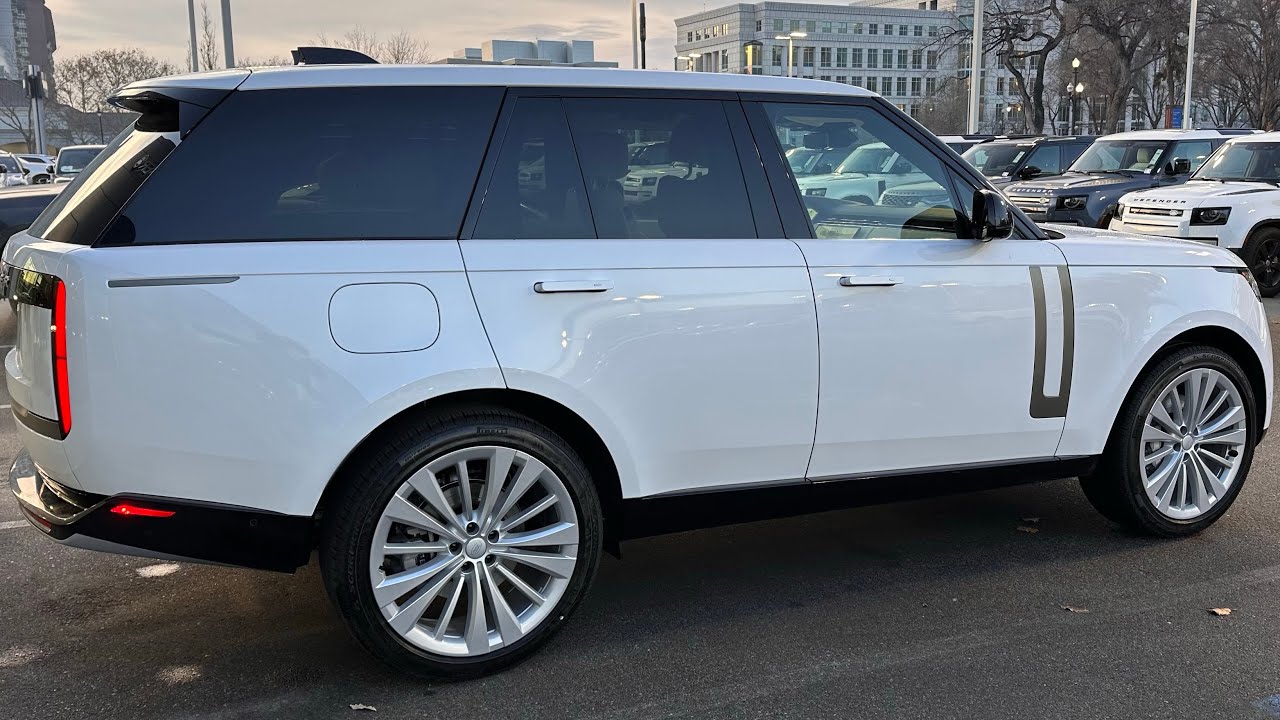 2025 Range Rover SE SWB P400 vs 2025 Mercedes GLS 450 Comparison!
