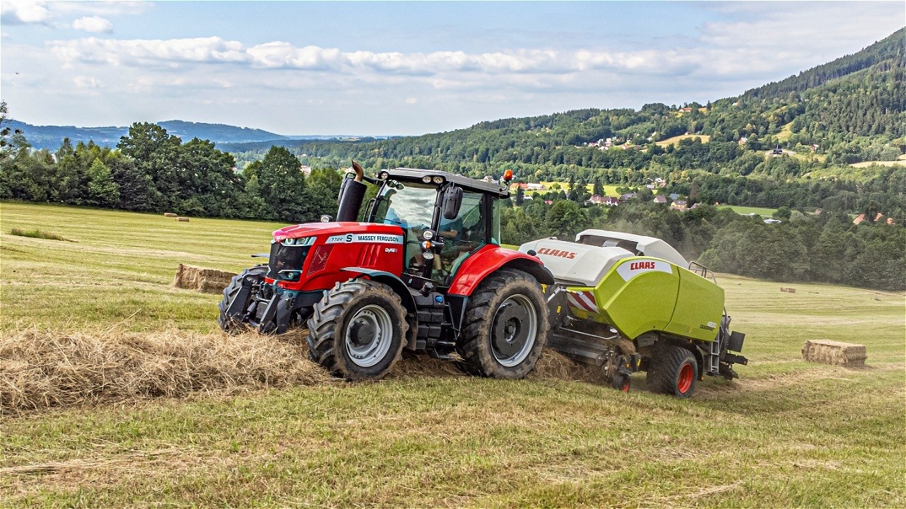 ❤️ Massey Ferguson 7722S + Claas Quadrant 4200 💚| Lisování sena 2024 |🇨🇿 Frýdlantská zemědělská a.s.