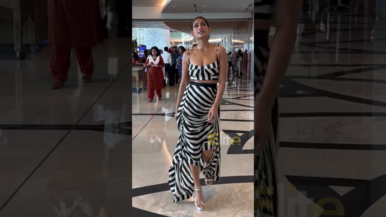 Kubra Sait rocked a stylish black and white outfit at &ldquo;The trail&rdquo; Hotstar event !!#elite