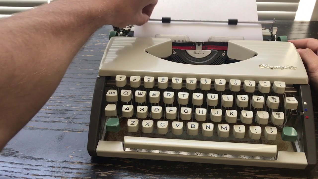 1966 Olympia SF DeLuxe Typewriter Cursive Script Ultraportable