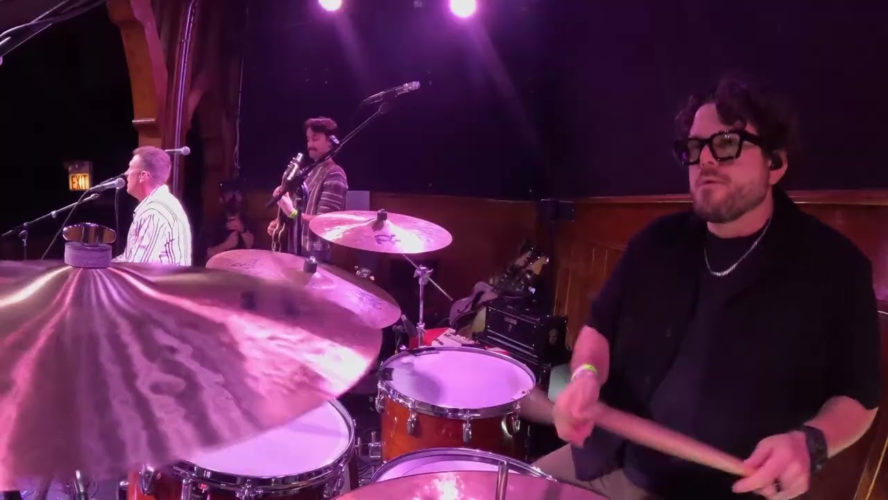 &ldquo;Under Pressure&rdquo; with @CHNNLL at Schubas in Chicago a few weeks ago!