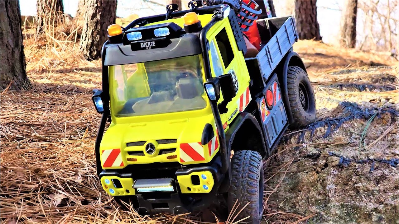 Benz Unimog U530 Dickie Toys / MST CFX Chassis Forest Rock Crawling ASMR