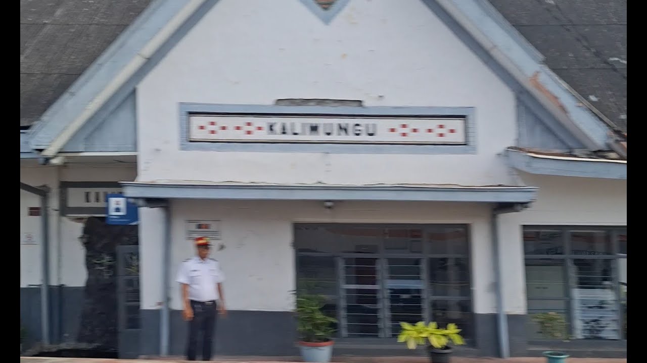 Surabaya - Stasiun Kaliwungu ke stasiun Poncol Semarang melewati pemandangan sawah yang indah