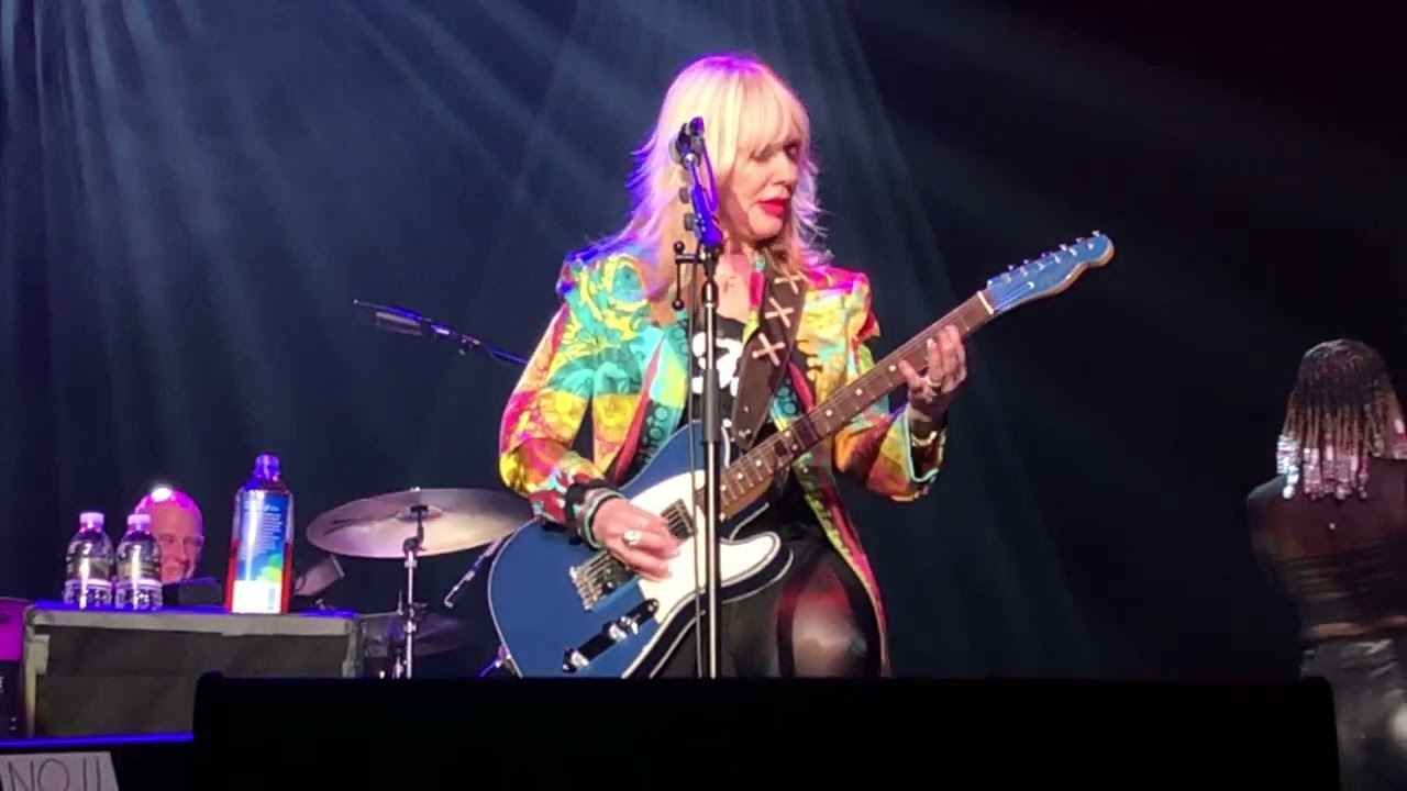 Nancy Wilson's Heart -Let Me Roll It - Atlantic City 6/16/23