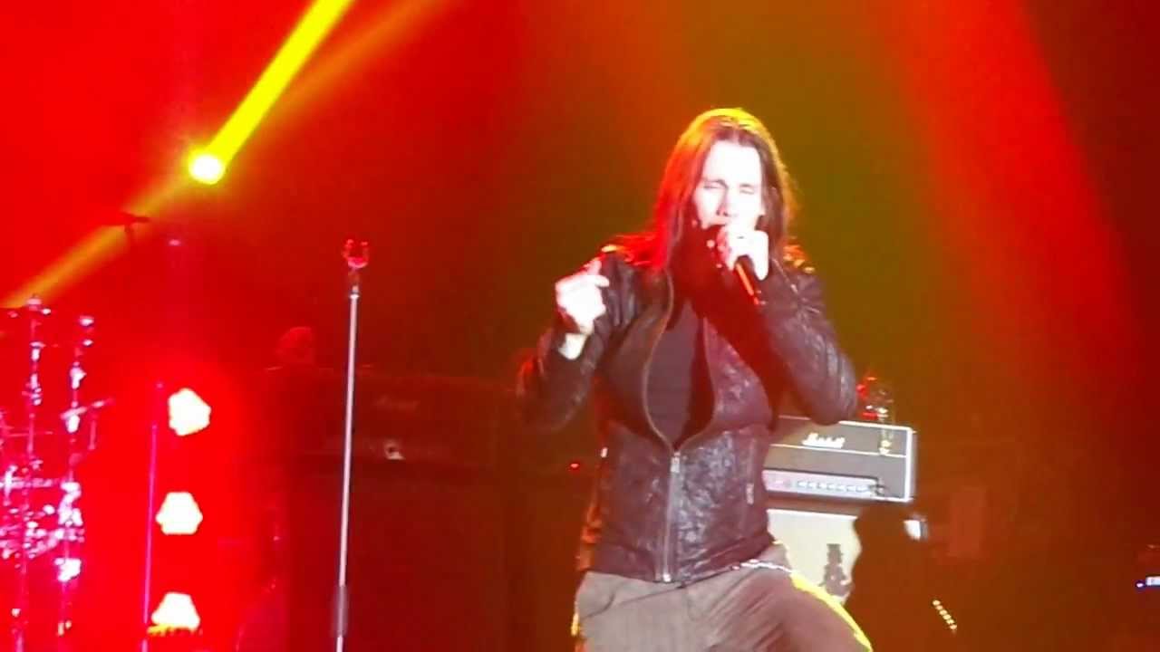 SLASH- Sweet Child O' Mine -Live in Sofia-04.02.13