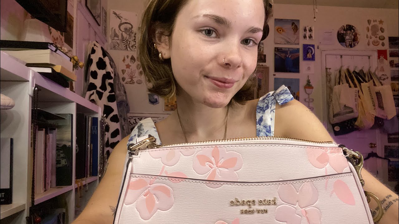 LOFI ASMR whispered what’s in my bag/ tapping with nails !!