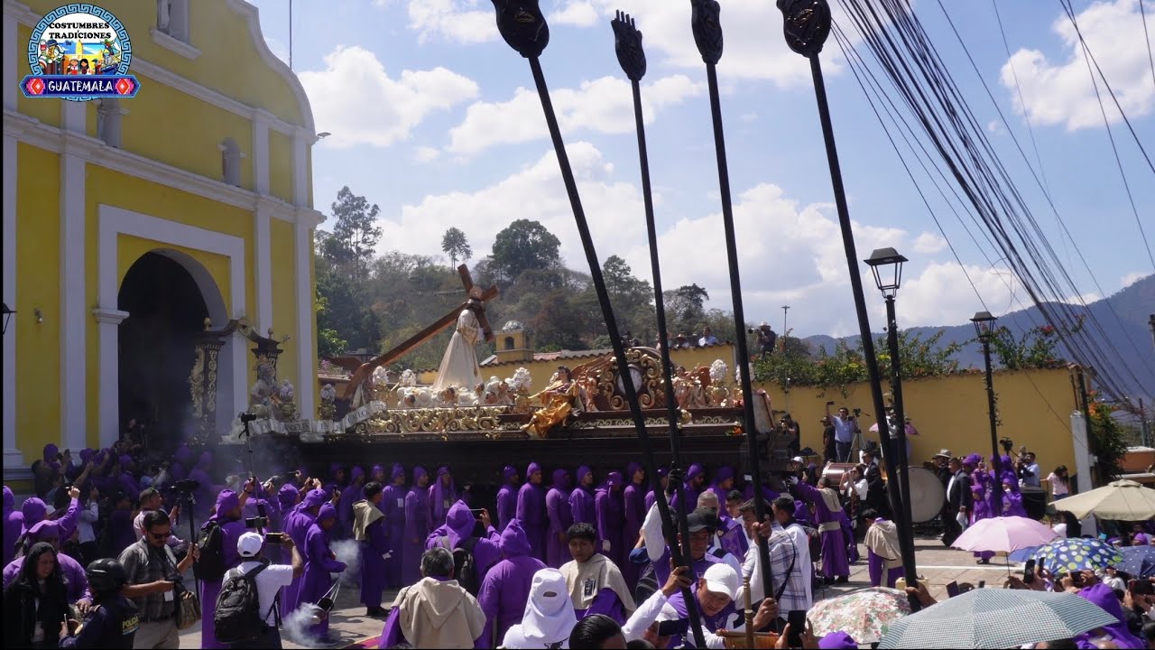 PROCESIÓN DE JESÚS NAZARENO DE SANTA INÉS DEL MONTE PULCIANO. 
