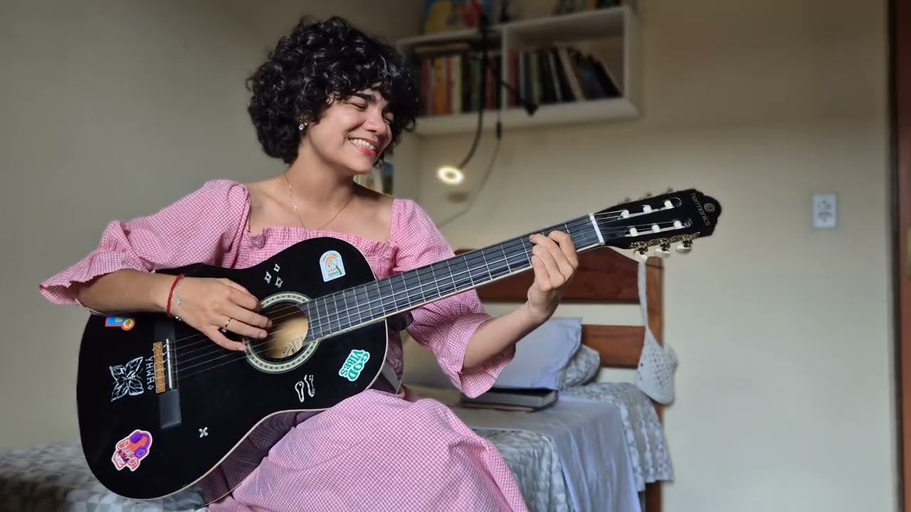 GRANDIOSAMENTE HUMILDE - Géssyca Alves