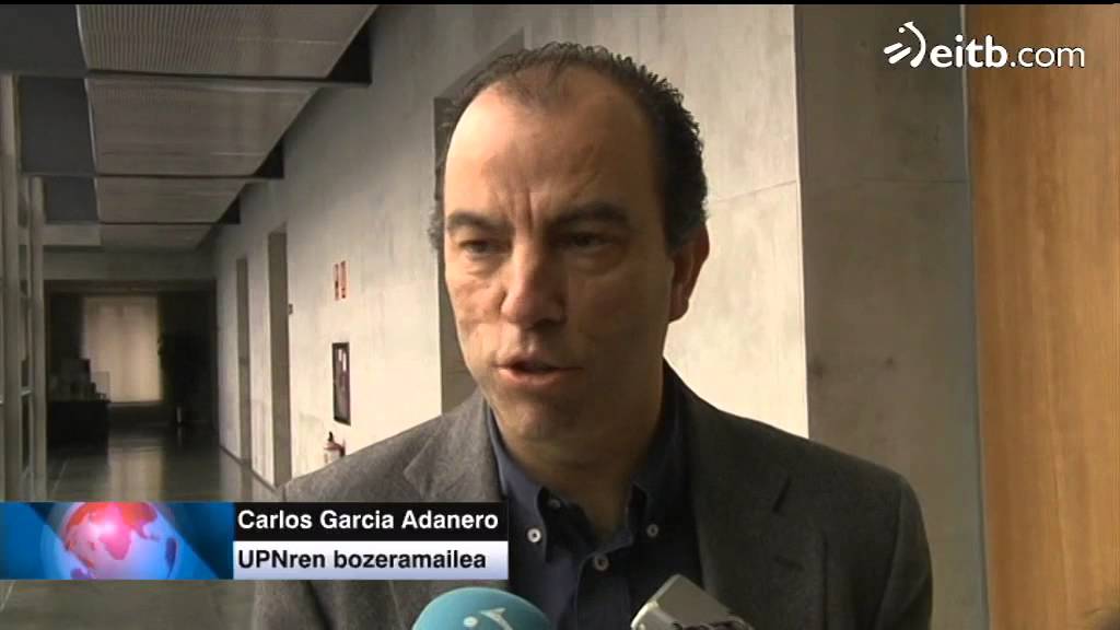 Barcina Parlamentua desegitea aztertzen ari da