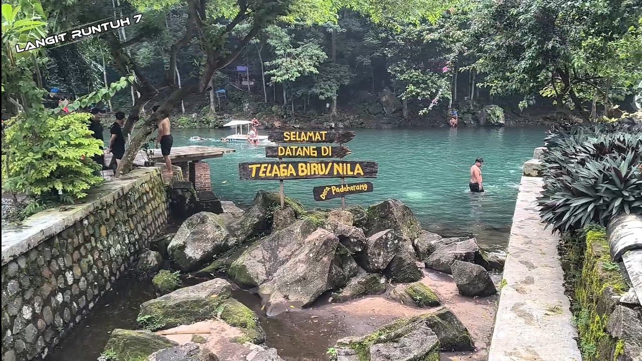 Talaga biru talaga nila wisata majalengka