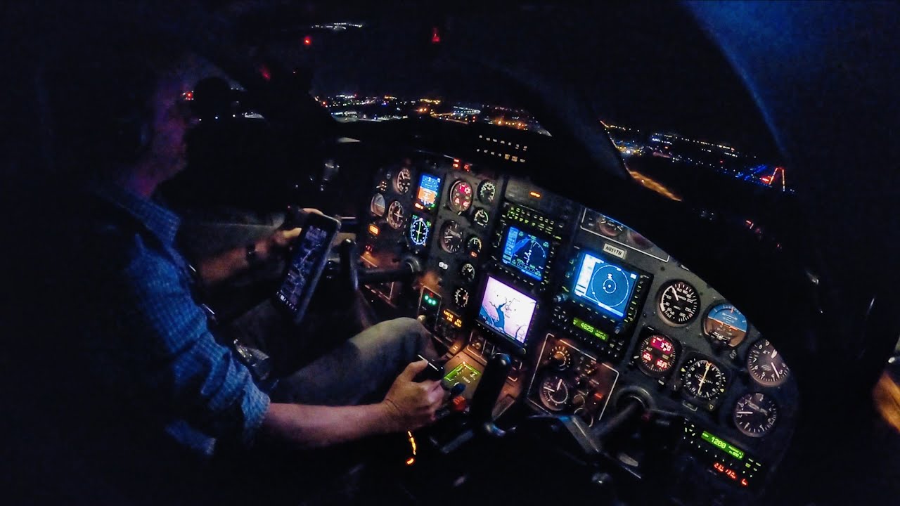 НОЧНЫЕ ВПЕЧАТЛЕНИЯ! - Ночной полет по ППП на самолете TBM850!