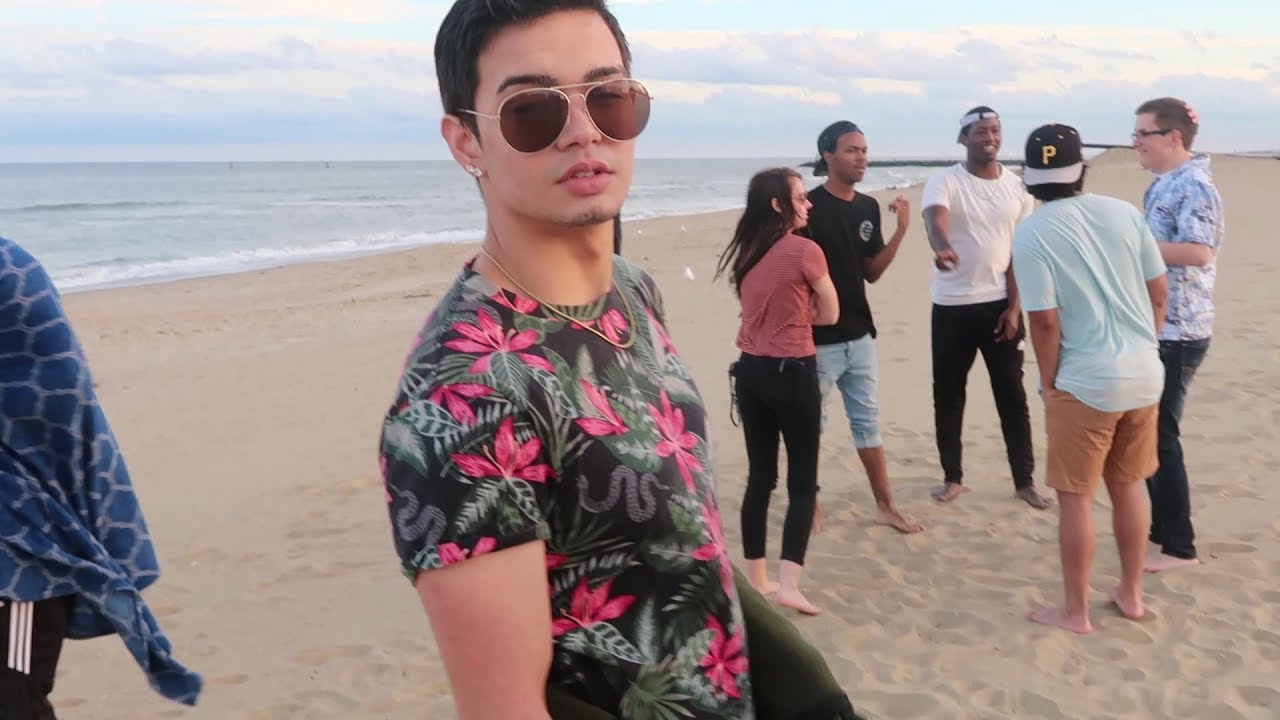 My Diverse College Family And I Went To The Beach | Rogers East Familia | College Vlog