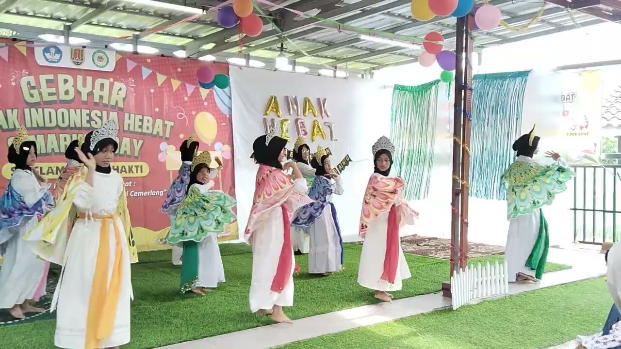 Pentas Anak Hebat TARI KELAS 5 TARI MERAK