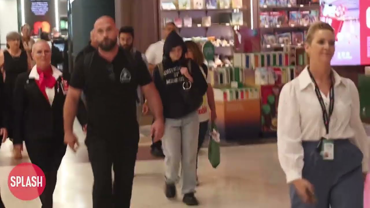 Chappell Roan Sydney Security Clip Resurfaces Amid Online Discussion Following S&atilde;o Paulo Incident