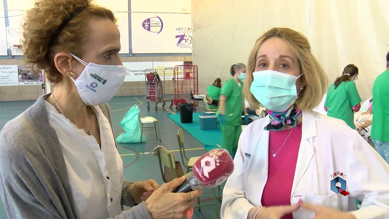 'Conversaciones a 2 metros en la III Campaña de Donación de Sangre de los Marianistas'