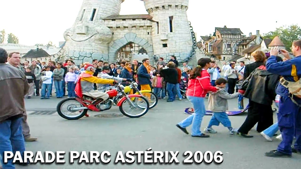 PARADE DU PARC ASTÉRIX AVEC MAIN BASSE SUR LA JOCONDE, LES STARS DE L'EMPIRE ... (2006) LE LUTÉCIEN