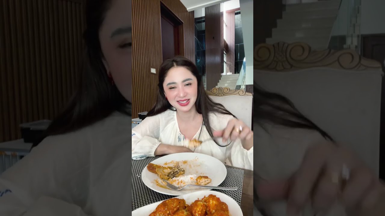 Dewi persik live