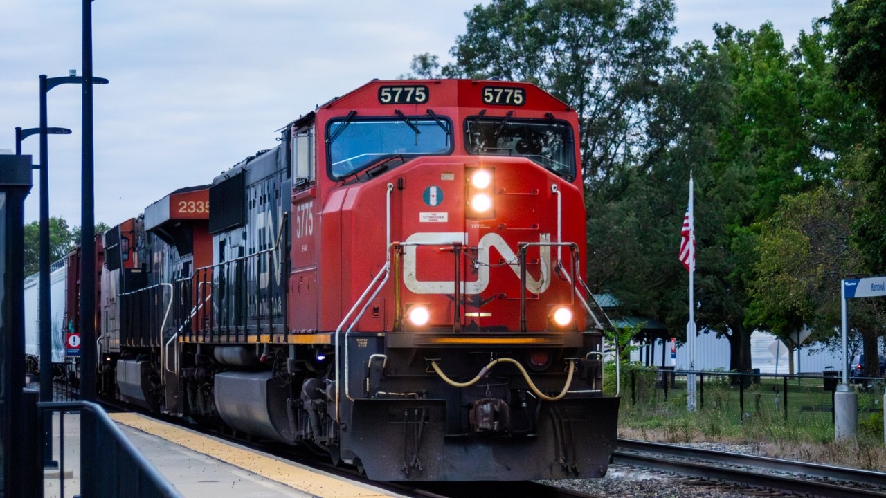 Amtrak 392 with ALC-42 372 and CN M396!