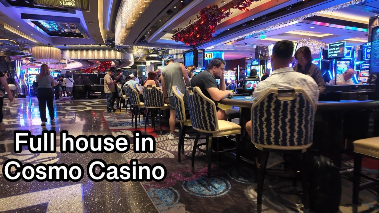Cosmopolitan Casino on a Sunday - Walking Tour