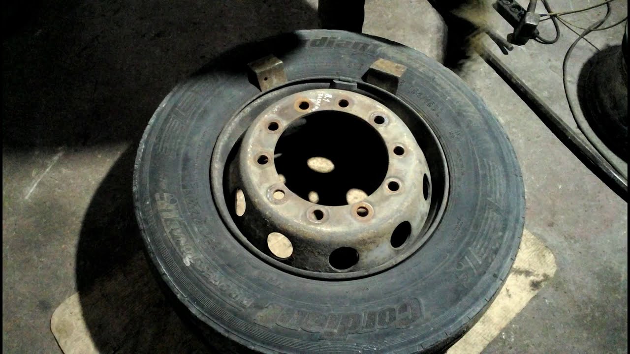 Разборка переднего грузового колеса размером 315/70R22.5....