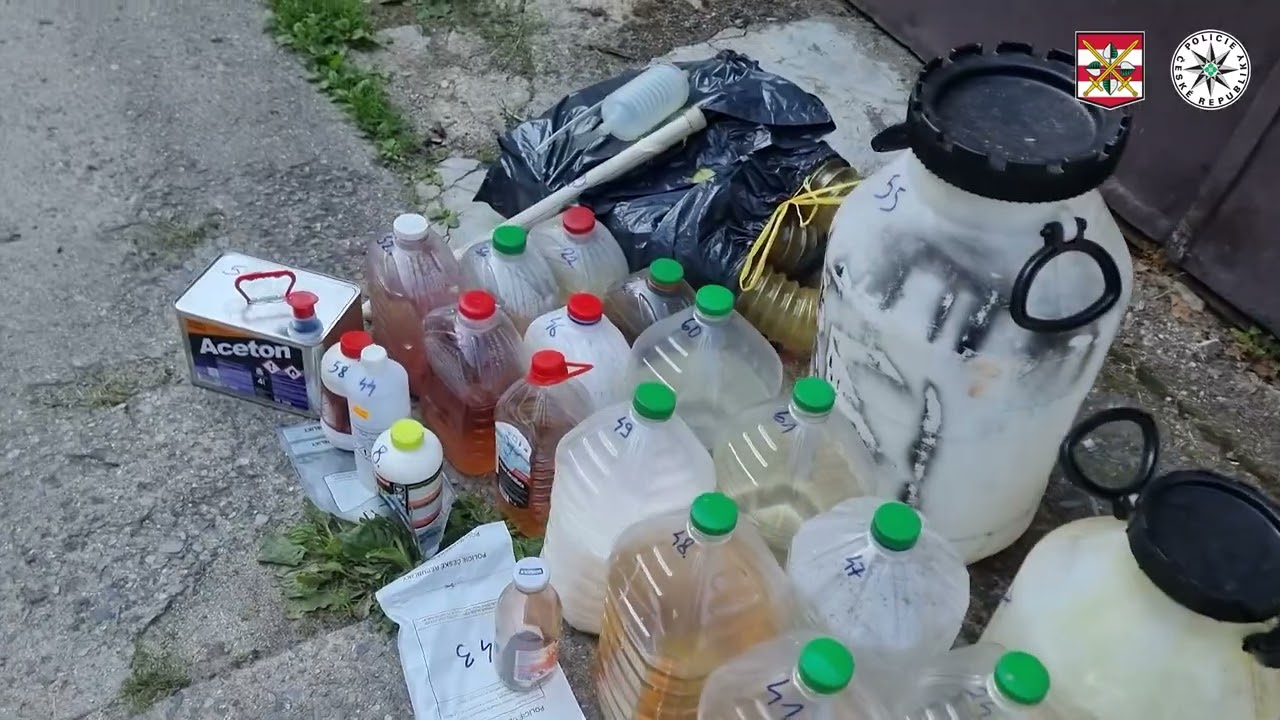 Policie ČR: Vyráběli drogu za miliony