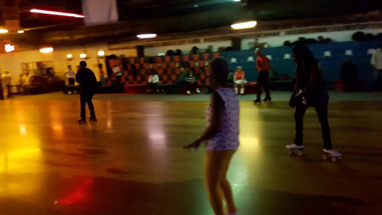 CHICAGO SKATER AT THE RINK CHICAGO
