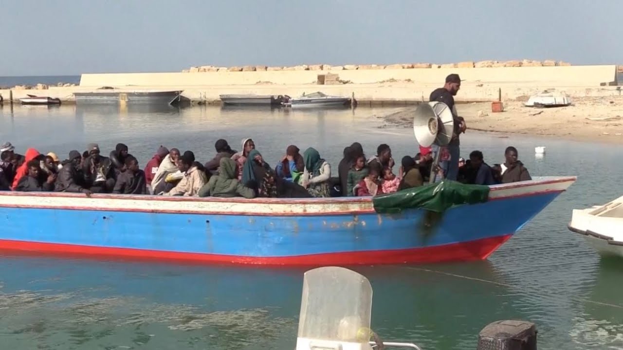 Migrants killed as boat sinks off Libya's coast