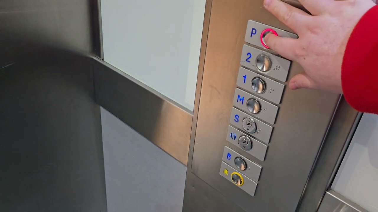 Otis lift @ Eldon Square in Newcastle 