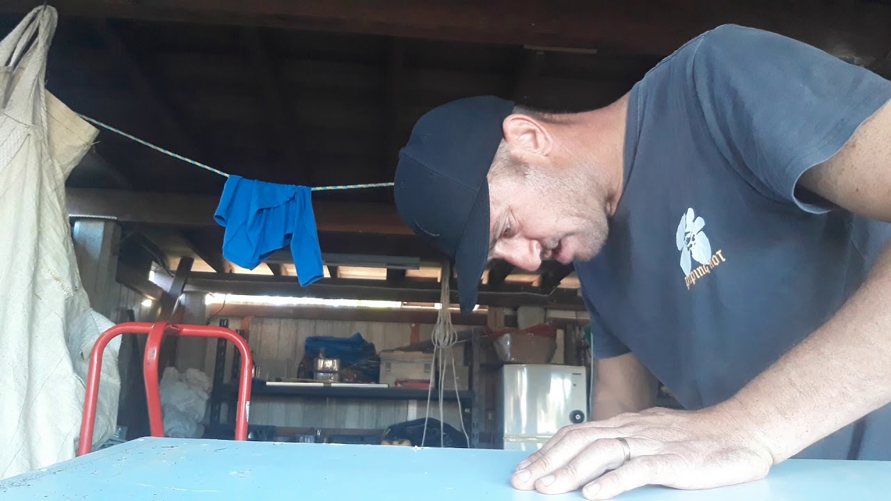 Scrapping a solar inverter ( A quick look inside )