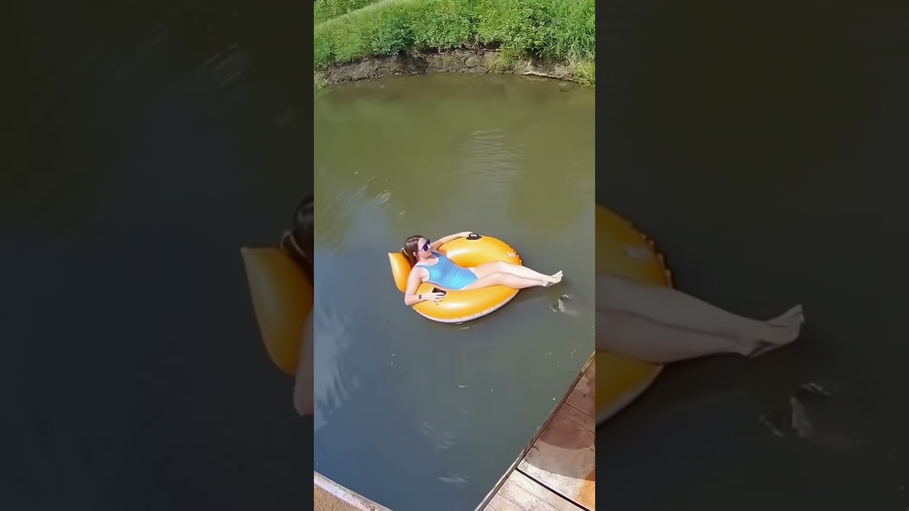 Turtle Pops Girl&rsquo;s Inflatable Ring in the Middle of the Lake! 🐢💦😱