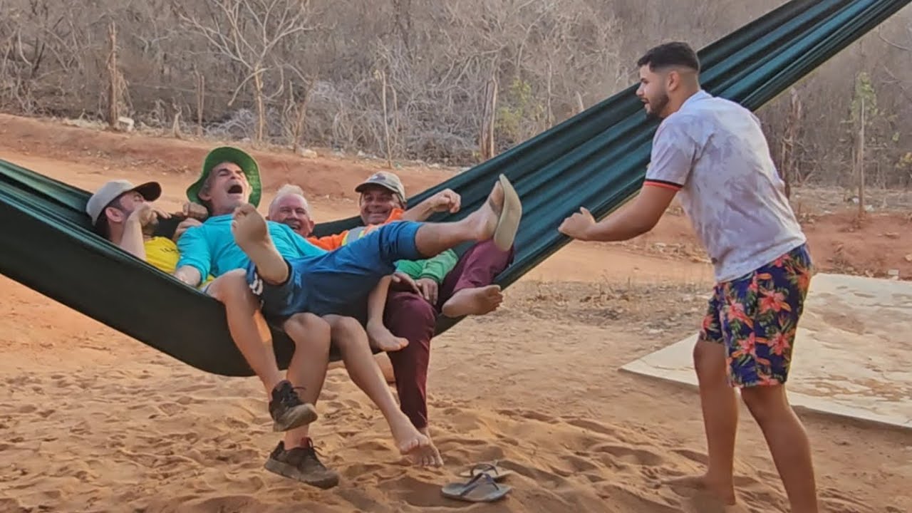 Joaquim botou todo mundo pra dormir em uma rede 