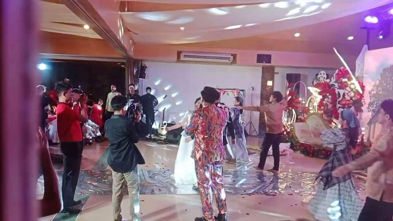 Ang segawan sa 18 birthday ni vheanzy 🤣🤣😂😂kasama na Ang inyong lingkod c nimrod Official 🤣😂🤣😂🤣😂