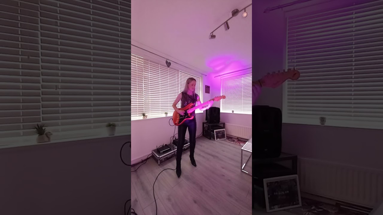 Zoe McCulloch Voulez-Vous