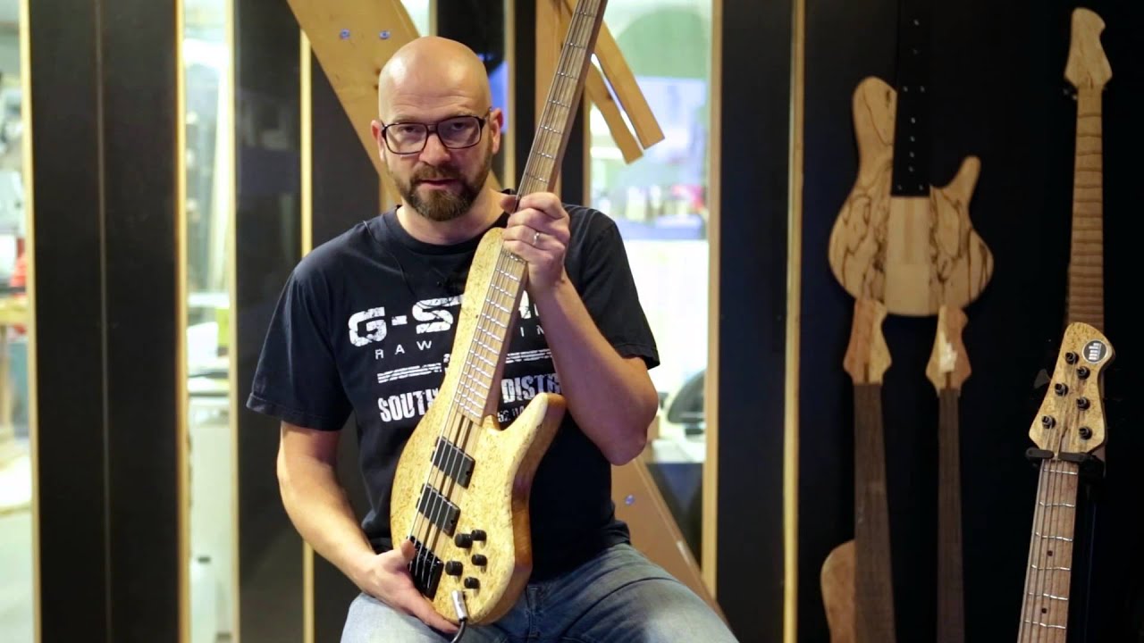 Short look at a series IV 5-string and Henrik Linder signature