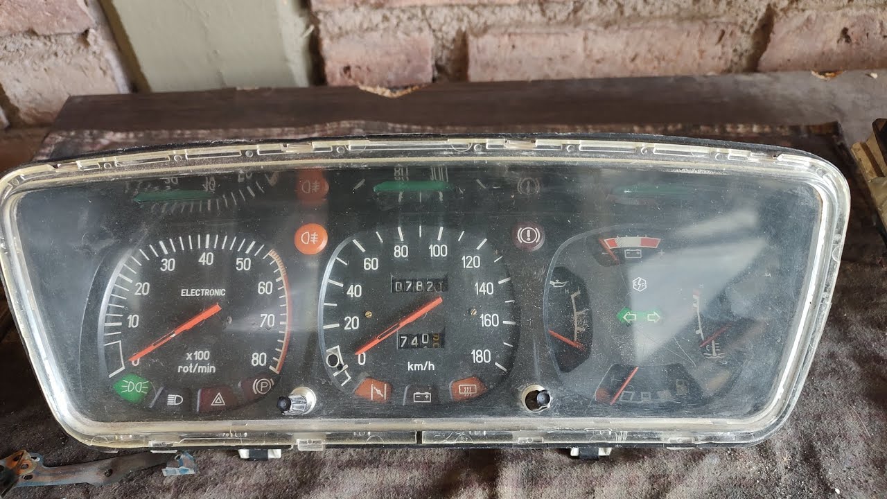cómo sacar tablero y torpedo/cortafuego de un Renault 12