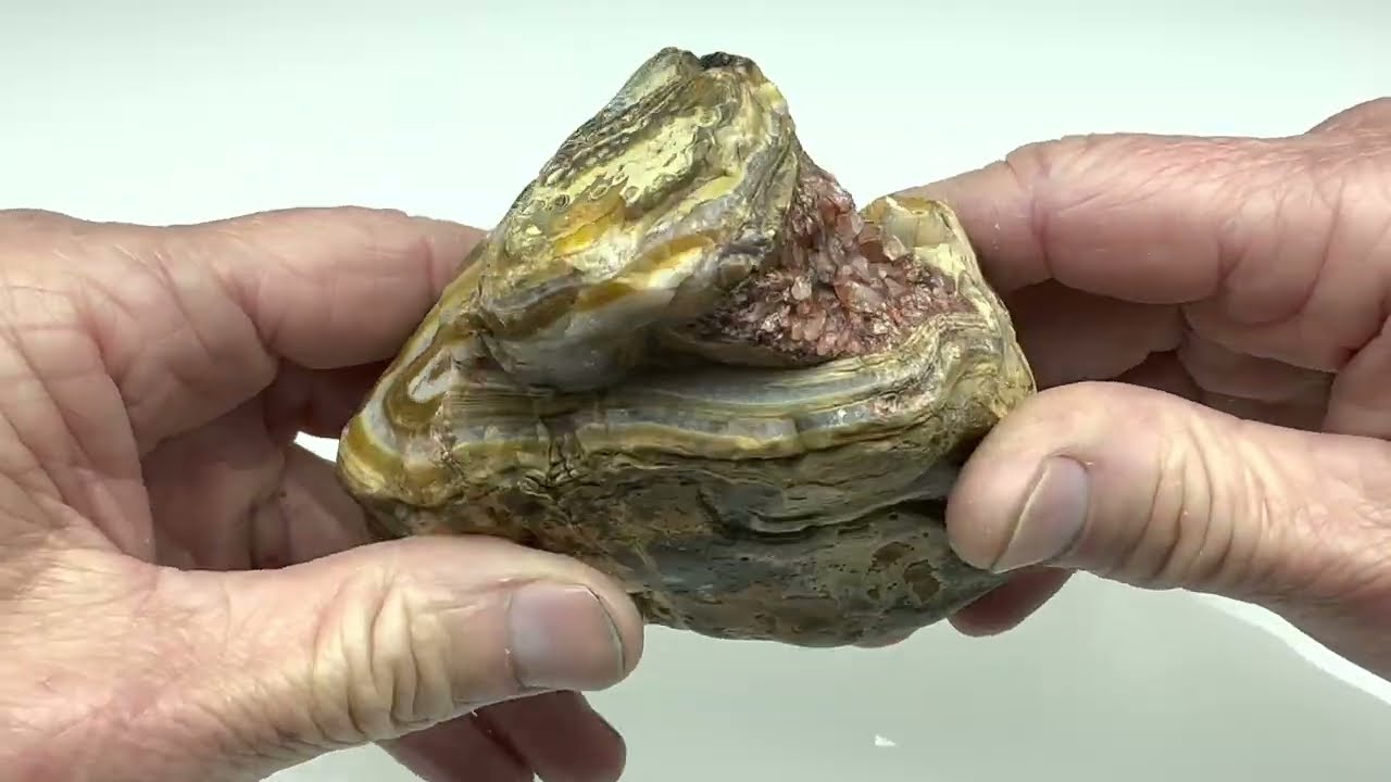 Face Polishing a Beautiful Island Agate