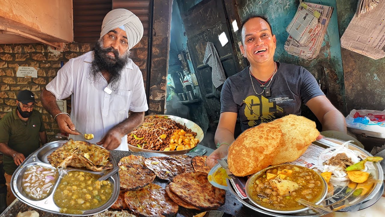 20/- Rs AMRITSARI NASHTA Indian Street Food 😍 Arshi Karate Kulcha, Pehalwan ki Duparh Poori Chole